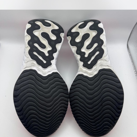 Nike React Phantom Run Flyknit 2 Womens size 9 Bright Crimson Running Shoes. - Picture 7 of 7